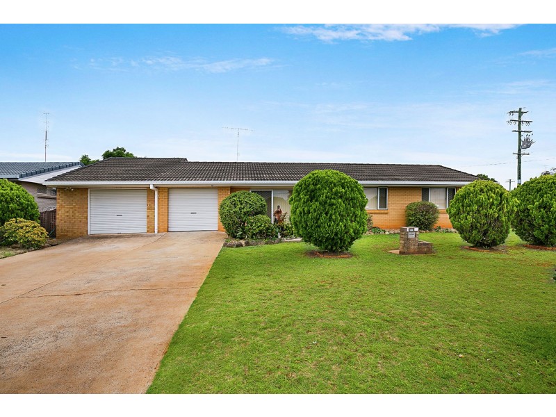 1 Stella Court, Wilsonton QLD 4350