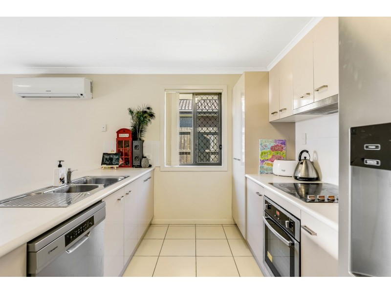 11 Abbey Street, Cranley QLD 4350