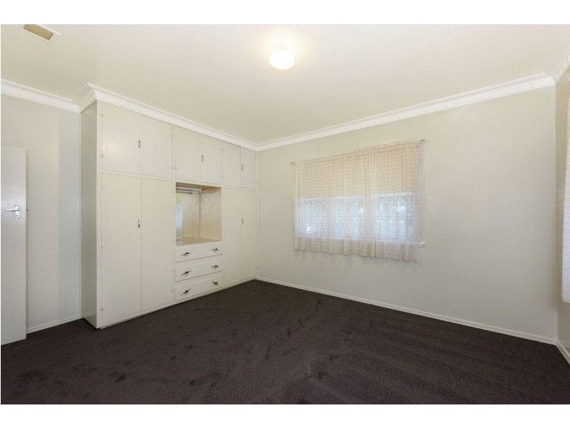 293B West Street, Harristown QLD 4350