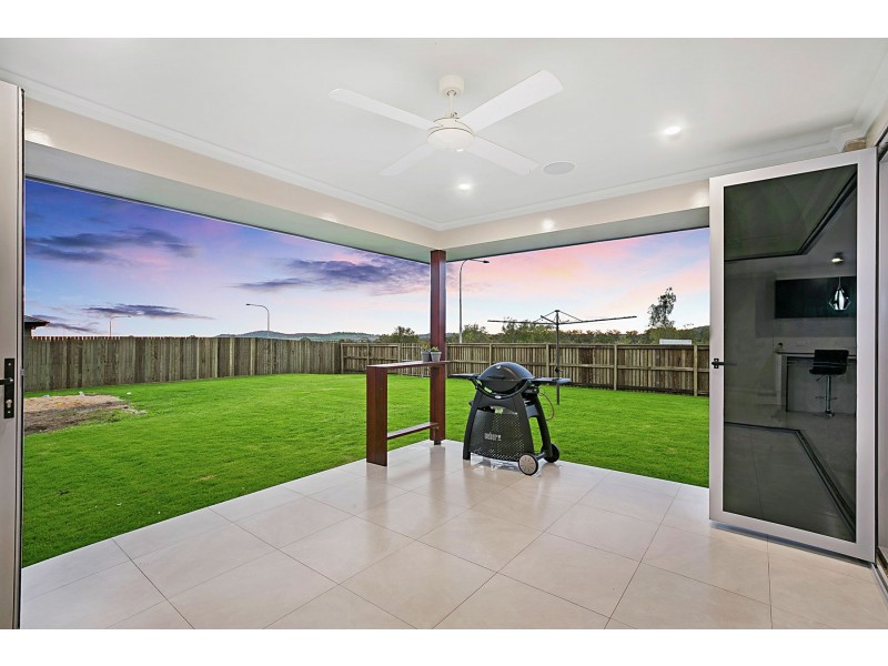 8 Wild Street, Westbrook QLD 4350