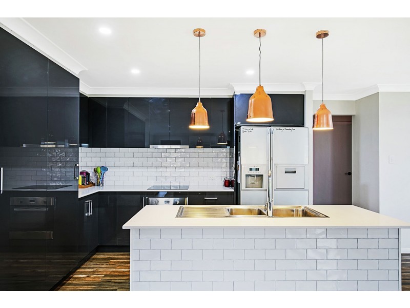 10 Magpie Drive, Cambooya QLD 4358