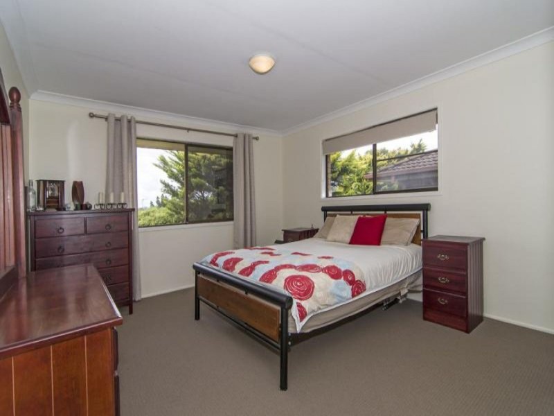 4 Champagne Crescent, Wilsonton Heights QLD 4350