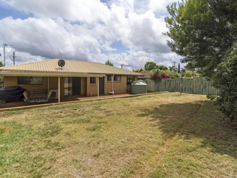 4 Champagne Crescent, Wilsonton Heights QLD 4350