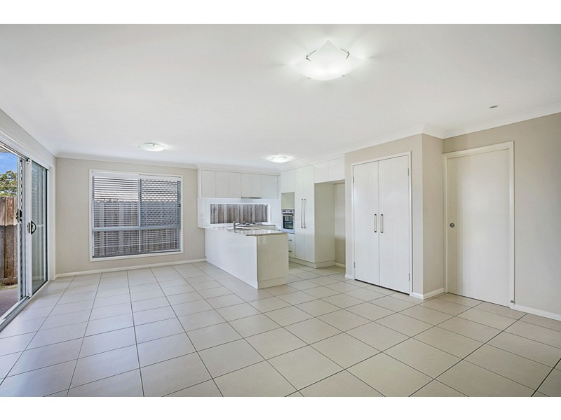 4/10 Furness Court, Kearneys Spring QLD 4350