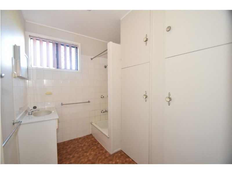 2/77 Knockator Crescent, Centenary Heights QLD 4350