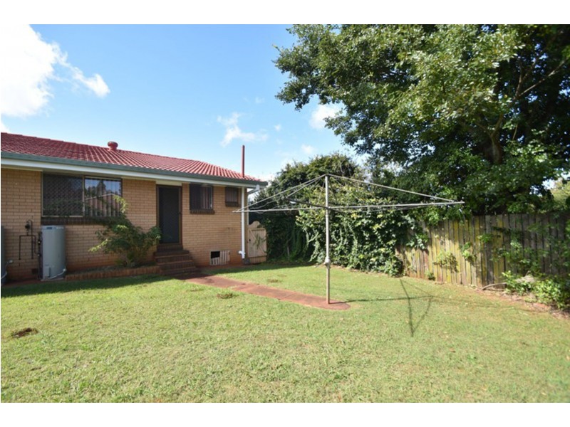 2/77 Knockator Crescent, Centenary Heights QLD 4350