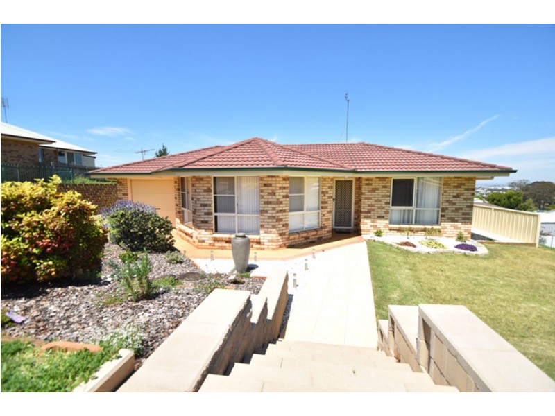 44 Barlow Street, Wilsonton QLD 4350