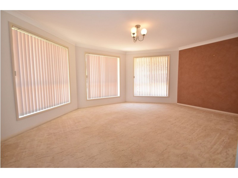 44 Barlow Street, Wilsonton QLD 4350