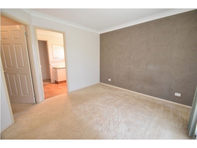 44 Barlow Street, Wilsonton QLD 4350