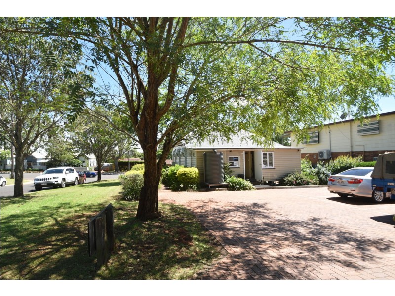90 Herries Street, East Toowoomba QLD 4350
