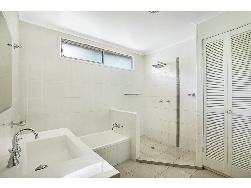 715 Murphys Creek Road, Upper Lockyer QLD 4352