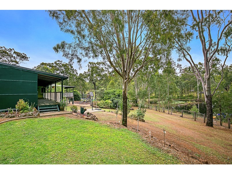 715 Murphys Creek Road, Upper Lockyer QLD 4352