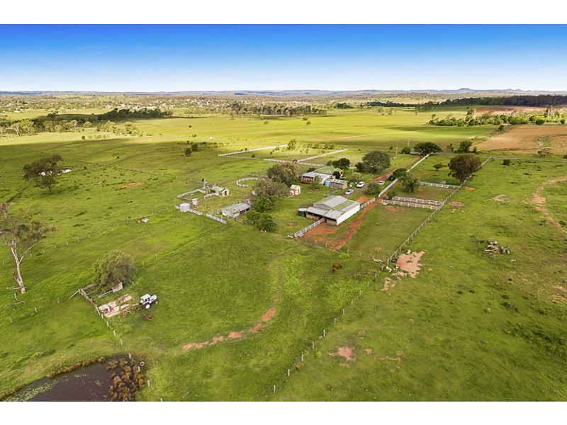 2322 Pechey-Maclagan Road, Goombungee QLD 4354