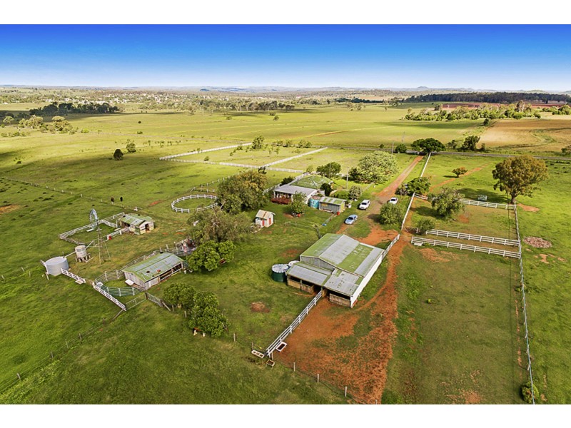 2322 Pechey-Maclagan Road, Goombungee QLD 4354