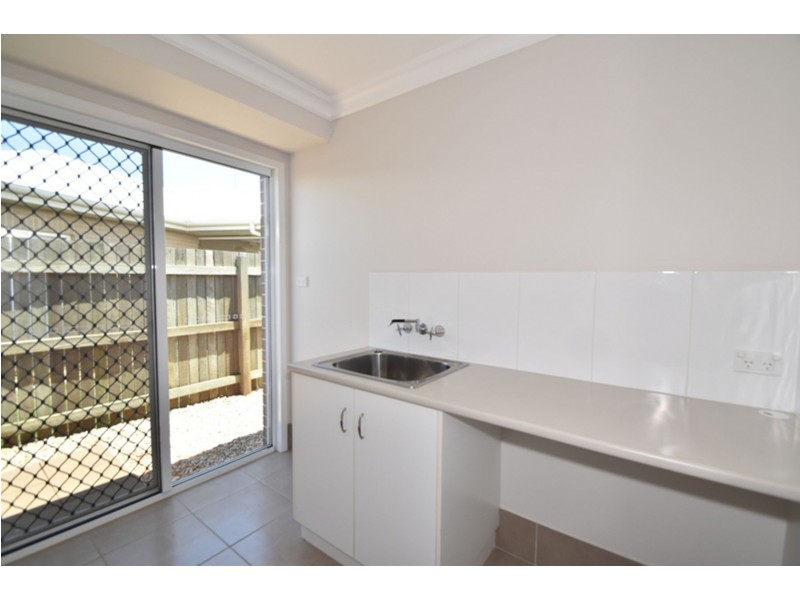 11 Blades Court, Middle Ridge QLD 4350