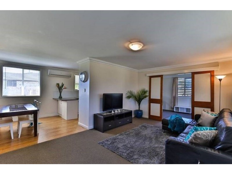 17 Carolann Street, Glenvale QLD 4350