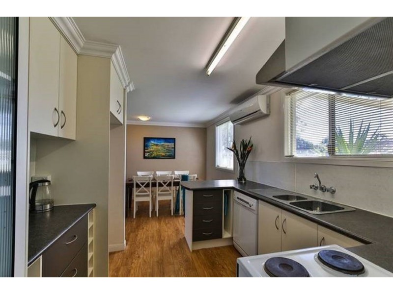 17 Carolann Street, Glenvale QLD 4350