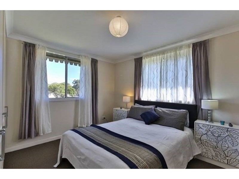 17 Carolann Street, Glenvale QLD 4350