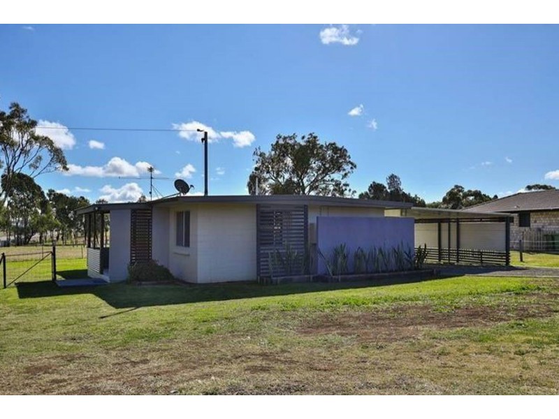 17 Carolann Street, Glenvale QLD 4350