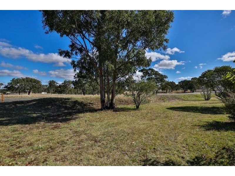 17 Carolann Street, Glenvale QLD 4350