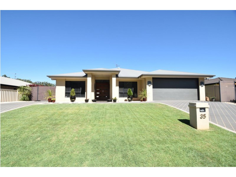 35 Polzin Road, Highfields QLD 4352