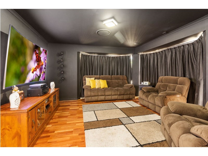 10 Marlowe Court, Westbrook QLD 4350