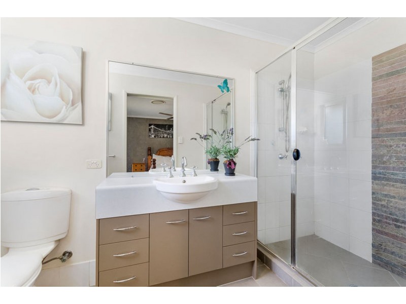 10 Marlowe Court, Westbrook QLD 4350