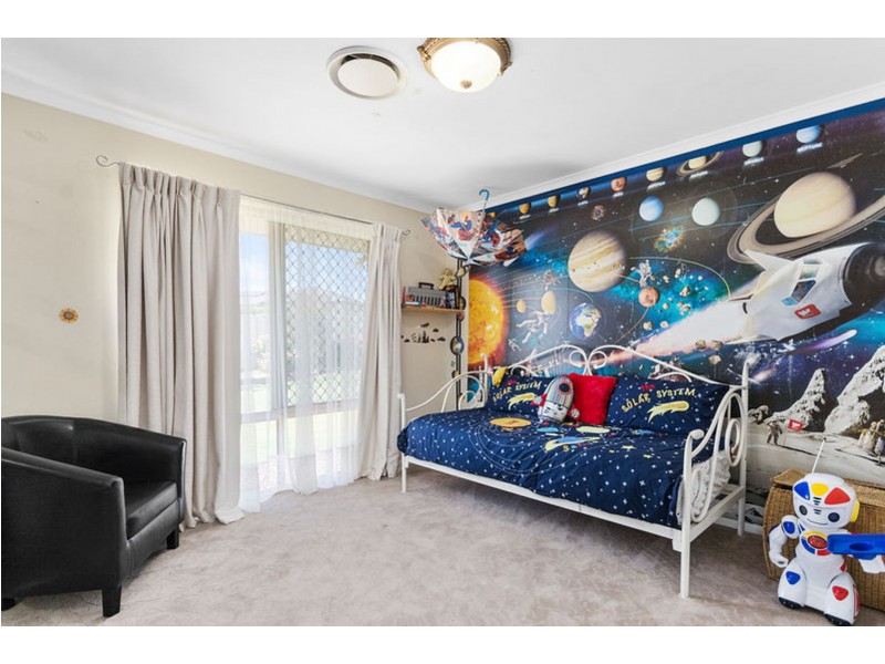 10 Marlowe Court, Westbrook QLD 4350