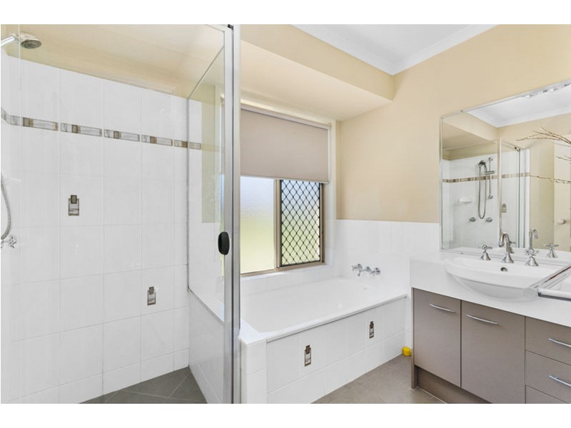 10 Marlowe Court, Westbrook QLD 4350