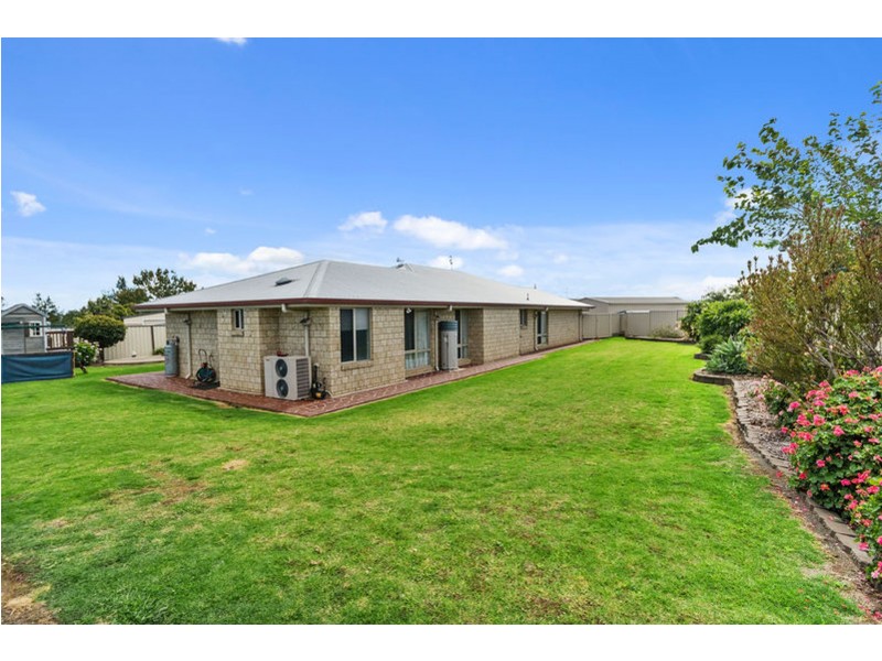 10 Marlowe Court, Westbrook QLD 4350