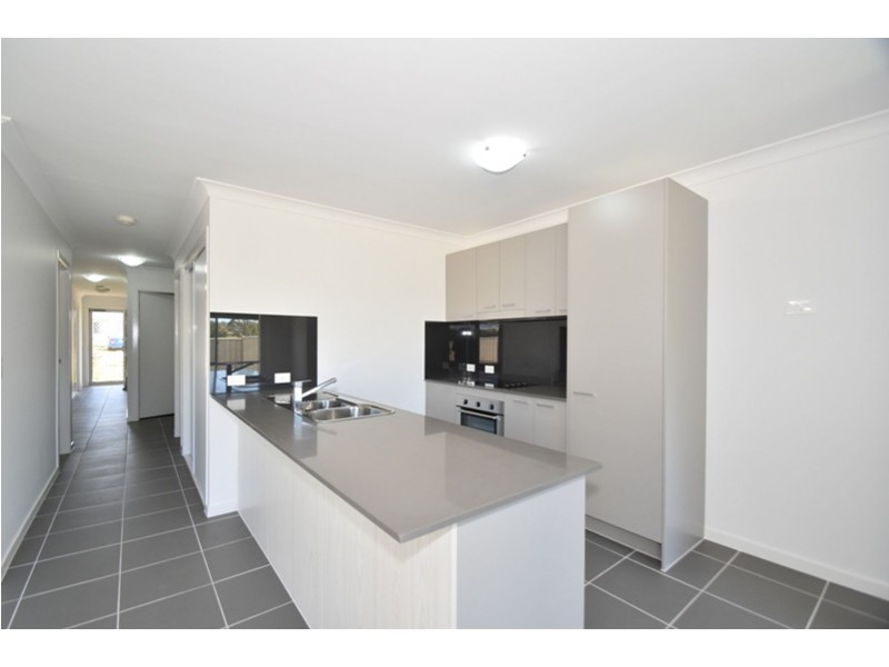 2/12 Glenwood Street, Glenvale QLD 4350