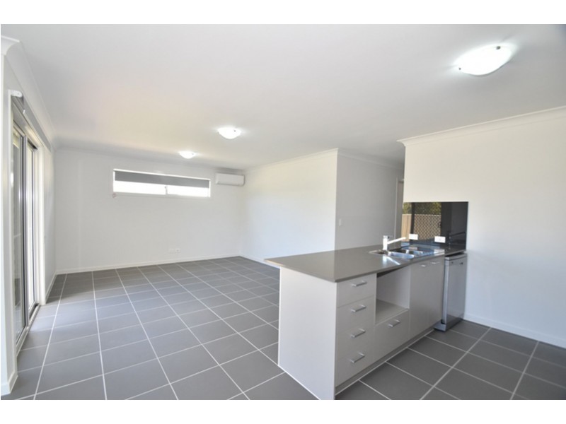 2/12 Glenwood Street, Glenvale QLD 4350