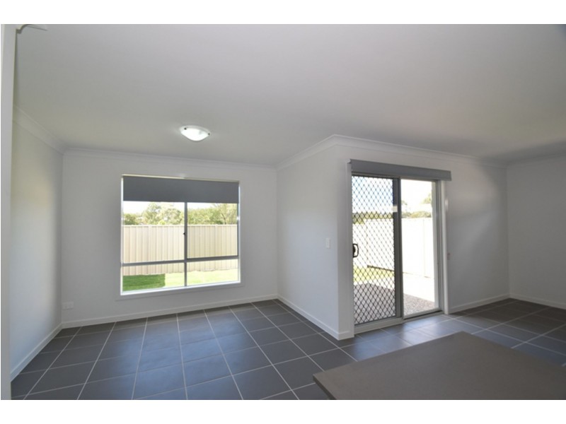 2/12 Glenwood Street, Glenvale QLD 4350