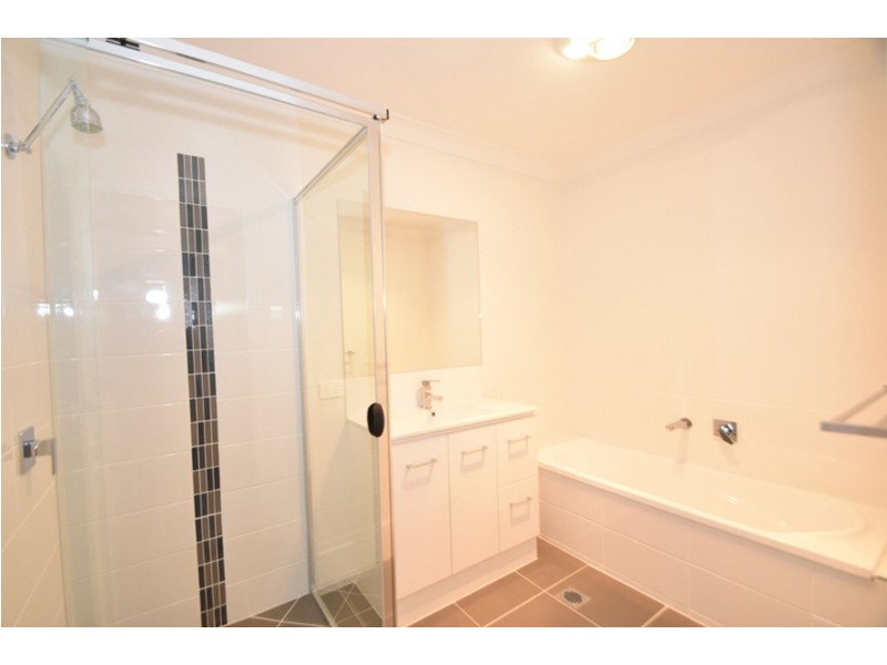 2/12 Glenwood Street, Glenvale QLD 4350