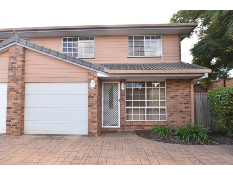 1/2-6 Roser Close, Kearneys Spring QLD 4350