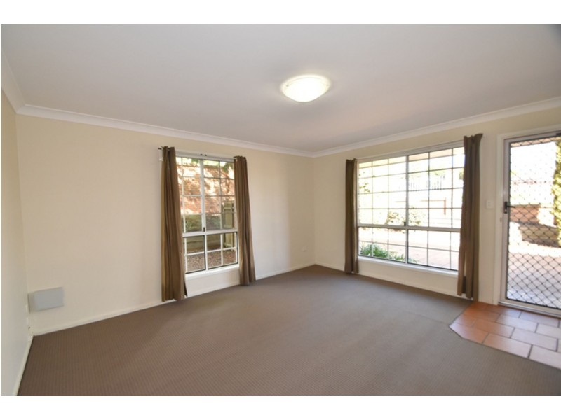 1/2-6 Roser Close, Kearneys Spring QLD 4350