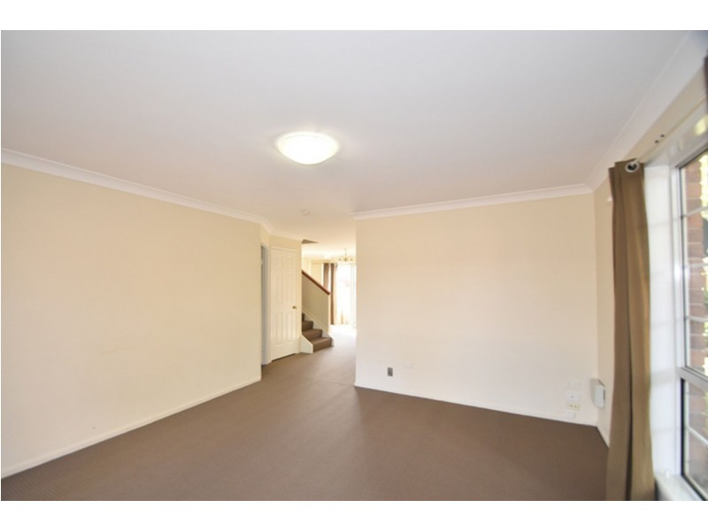 1/2-6 Roser Close, Kearneys Spring QLD 4350