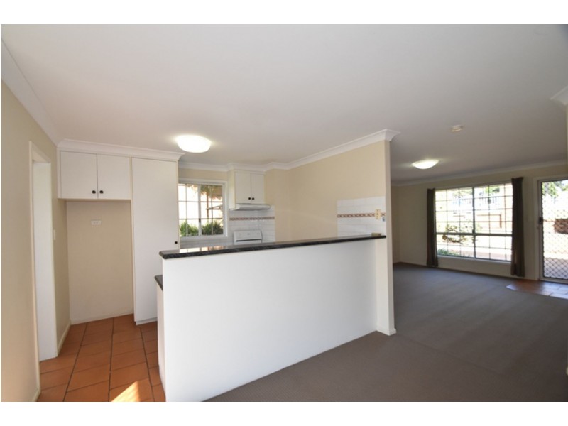 1/2-6 Roser Close, Kearneys Spring QLD 4350