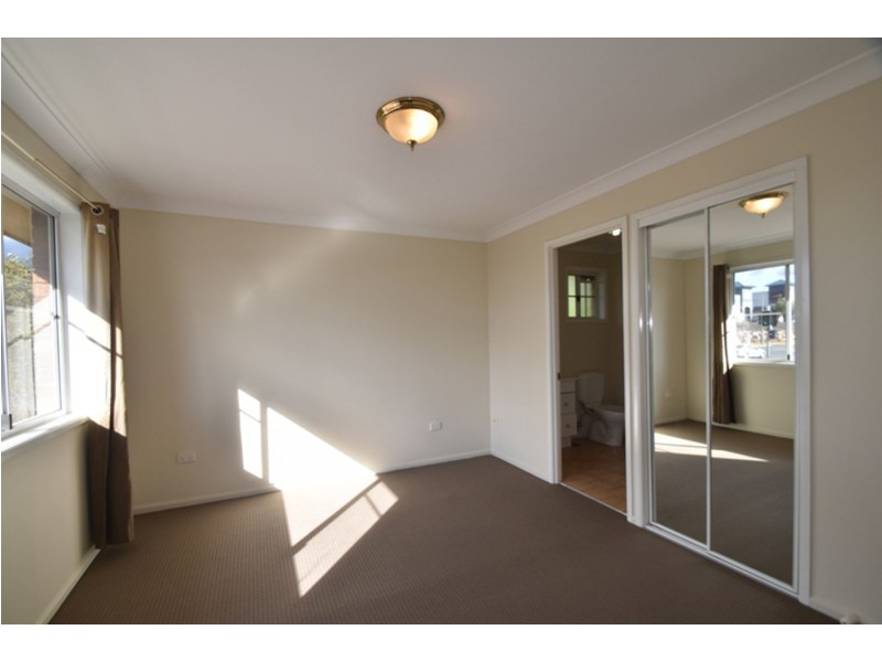 1/2-6 Roser Close, Kearneys Spring QLD 4350