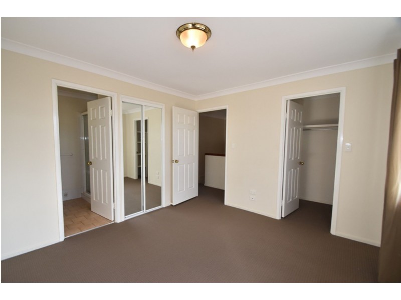 1/2-6 Roser Close, Kearneys Spring QLD 4350