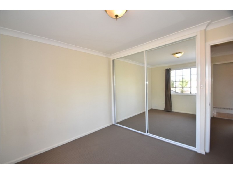 1/2-6 Roser Close, Kearneys Spring QLD 4350