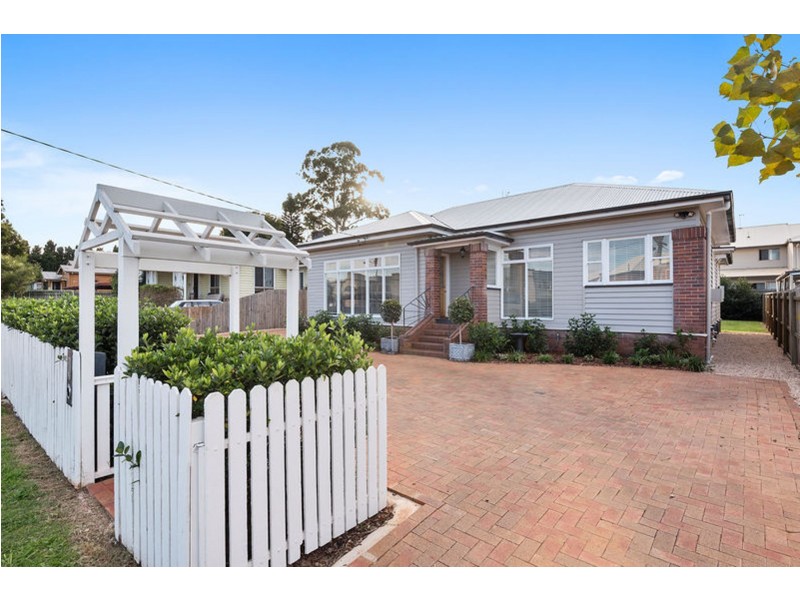 343 Margaret Street, Newtown QLD 4350