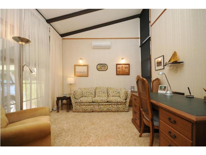 1 Gilmour Court, Harlaxton QLD 4350