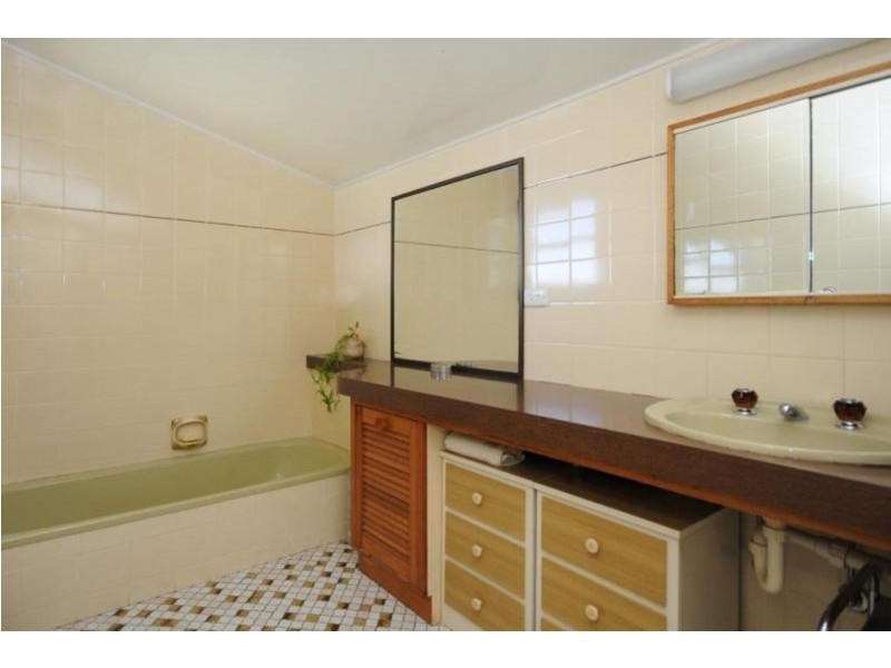 1 Gilmour Court, Harlaxton QLD 4350