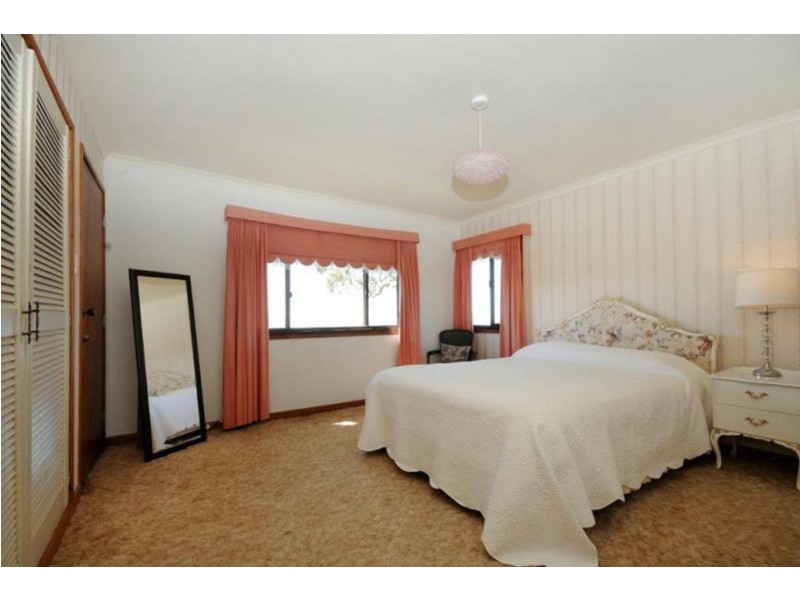 1 Gilmour Court, Harlaxton QLD 4350