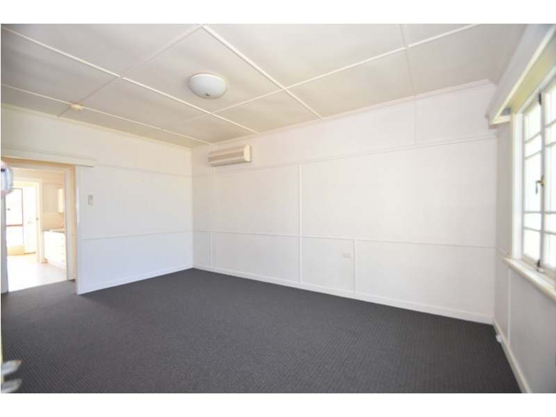 19 Garde Street, Centenary Heights QLD 4350