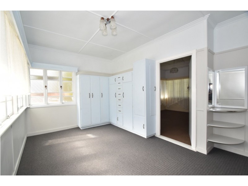 19 Garde Street, Centenary Heights QLD 4350