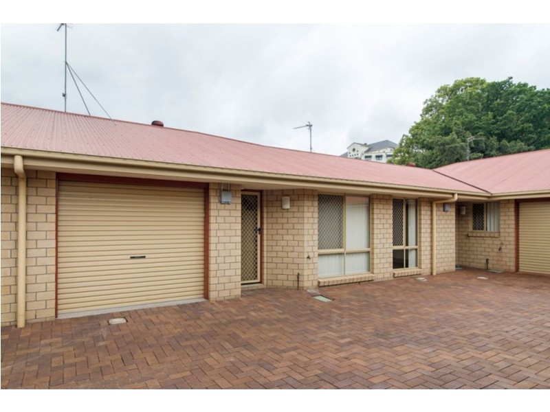 2/10 Cohoe Street, East Toowoomba QLD 4350
