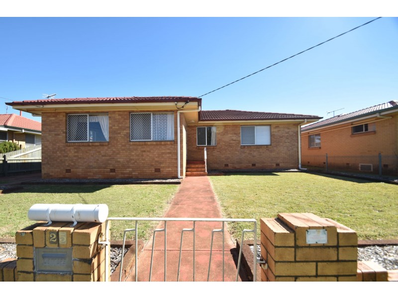 25 Paradise Street, Harristown QLD 4350