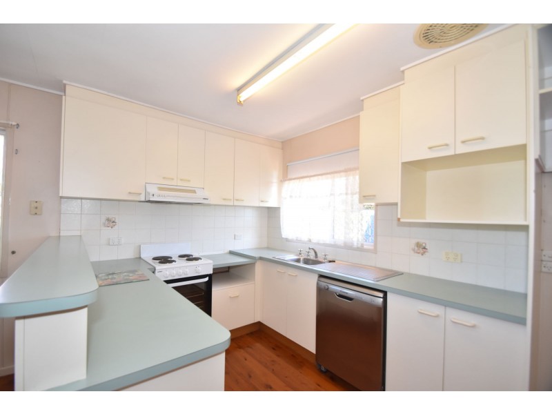 25 Paradise Street, Harristown QLD 4350